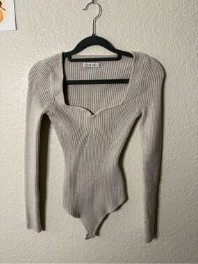 Abercrombie & Fitch Taupe Ribbed Sweetheart Neckline Long-Sleeve Bodysuit